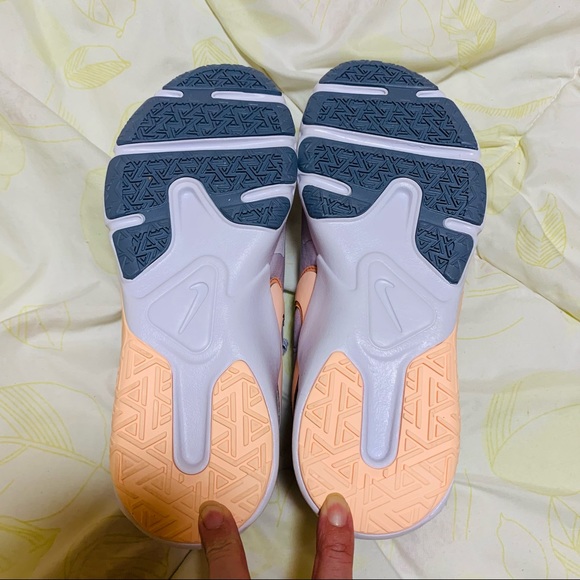 Nike Legend Essential 2 Ashen Slate Crimson Tint Womens Size: 8 New With Box - Picture 8 of 8